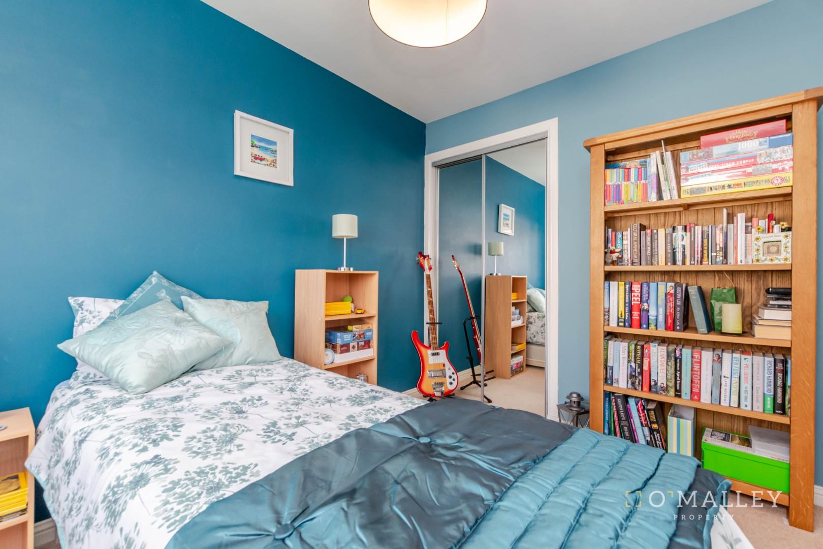 82Sparow_Bedroom2_02.jpg